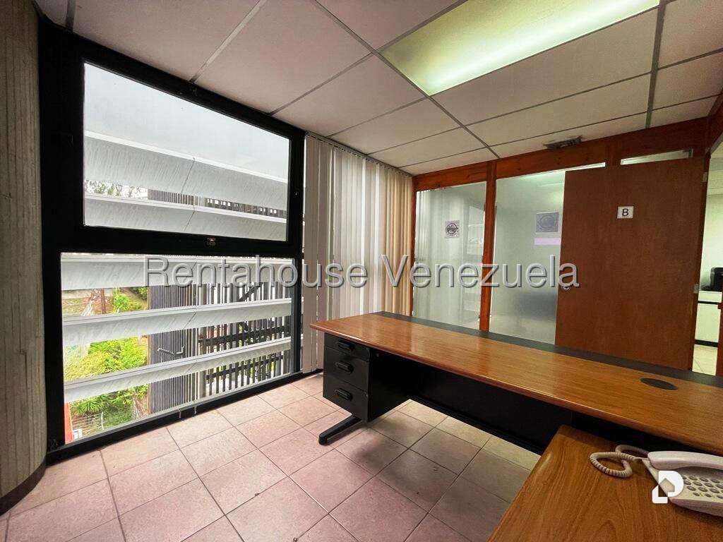 Local comercial en Los Samanes, Caracas – 13
