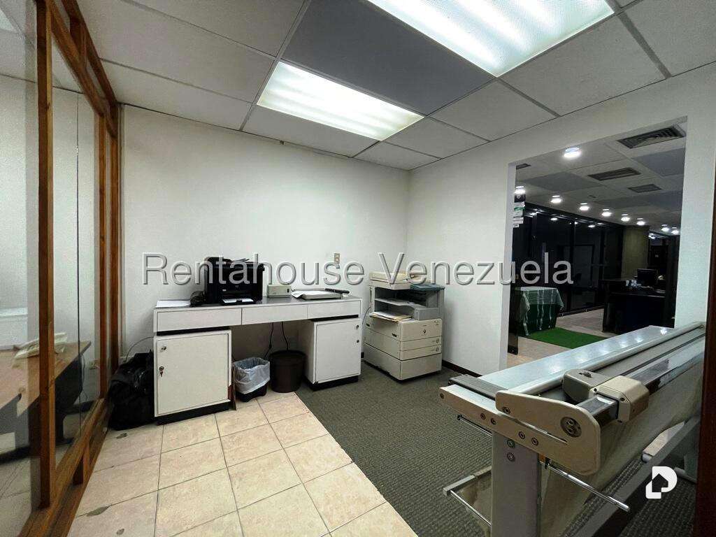 Local comercial en Los Samanes, Caracas – 20