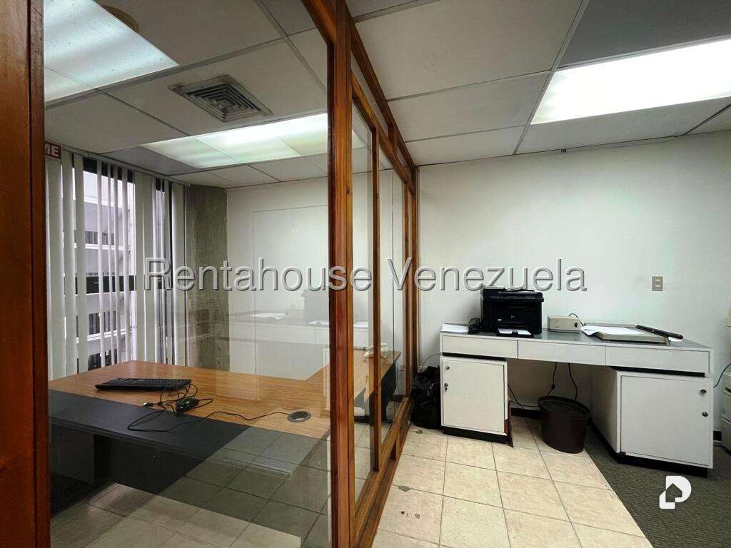 Local comercial en Los Samanes, Caracas – 5