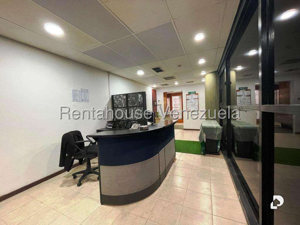Local comercial en Los Samanes, Caracas – 1