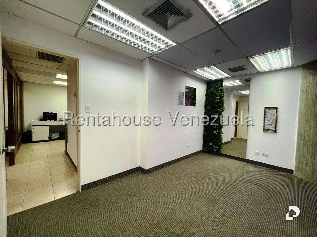 Local comercial en Los Samanes, Caracas – 15