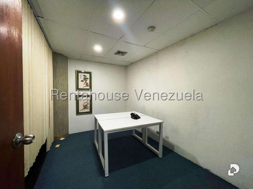 Local comercial en Los Samanes, Caracas – 36