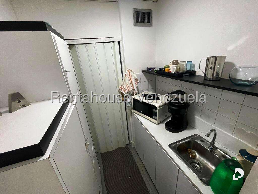 Local comercial en Los Samanes, Caracas – 50