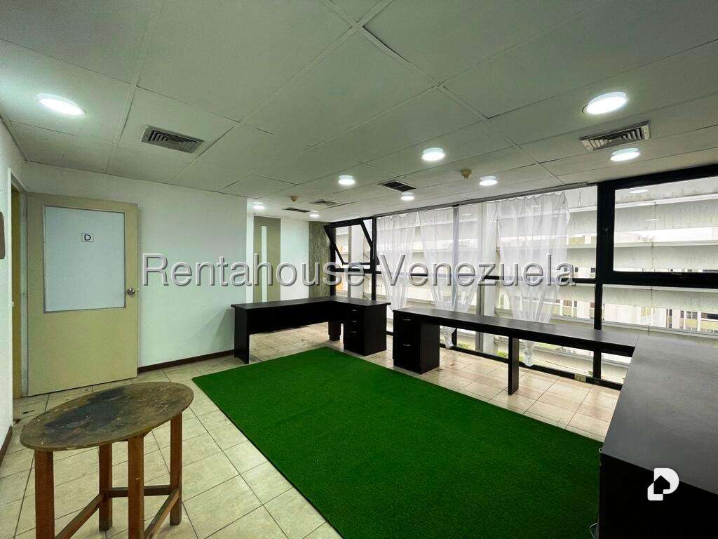 Local comercial en Los Samanes, Caracas – 25