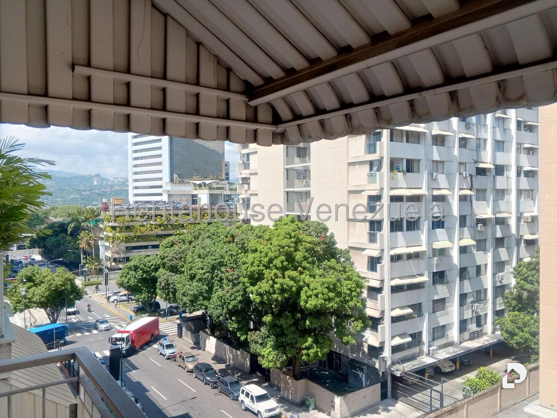 Apartamento en Los Palos Grandes, Caracas – 2