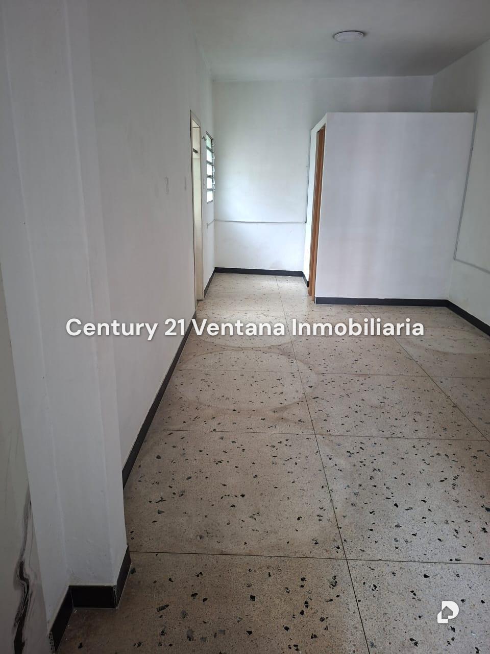 Local comercial en Plaza Venezuela, Caracas – 2