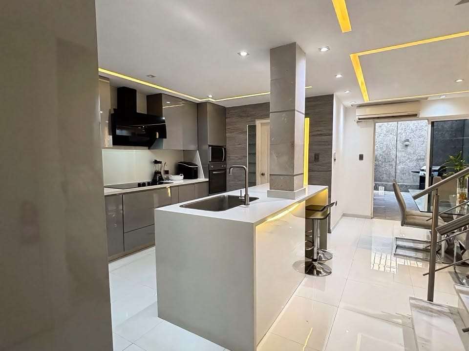 House in Valencia - 1