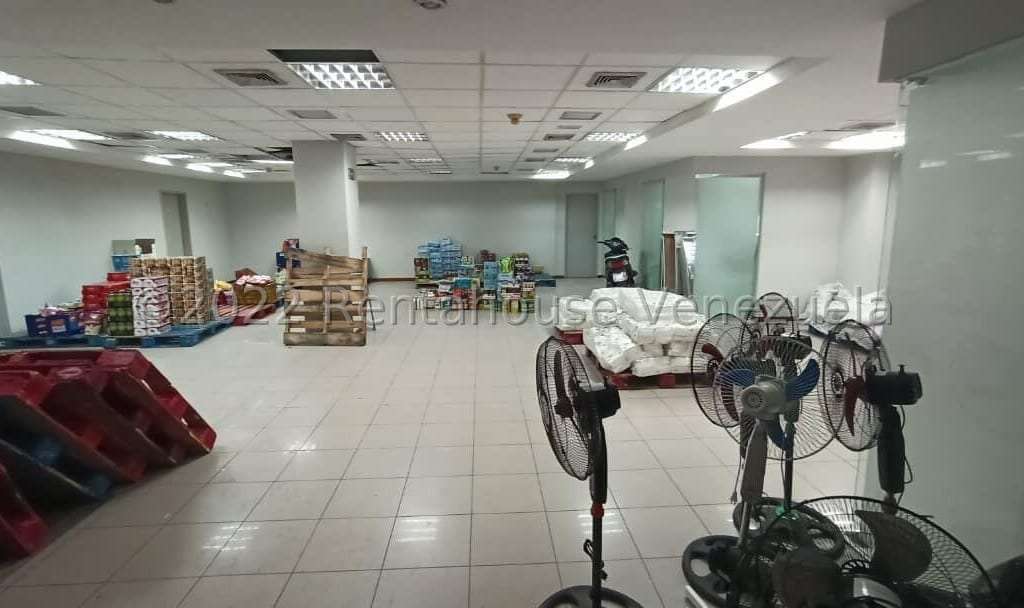Local comercial en Santa Rosa de Lima, Caracas