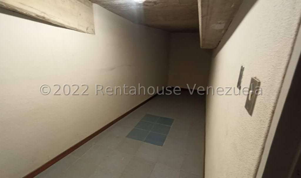 Local comercial en Santa Rosa de Lima, Caracas
