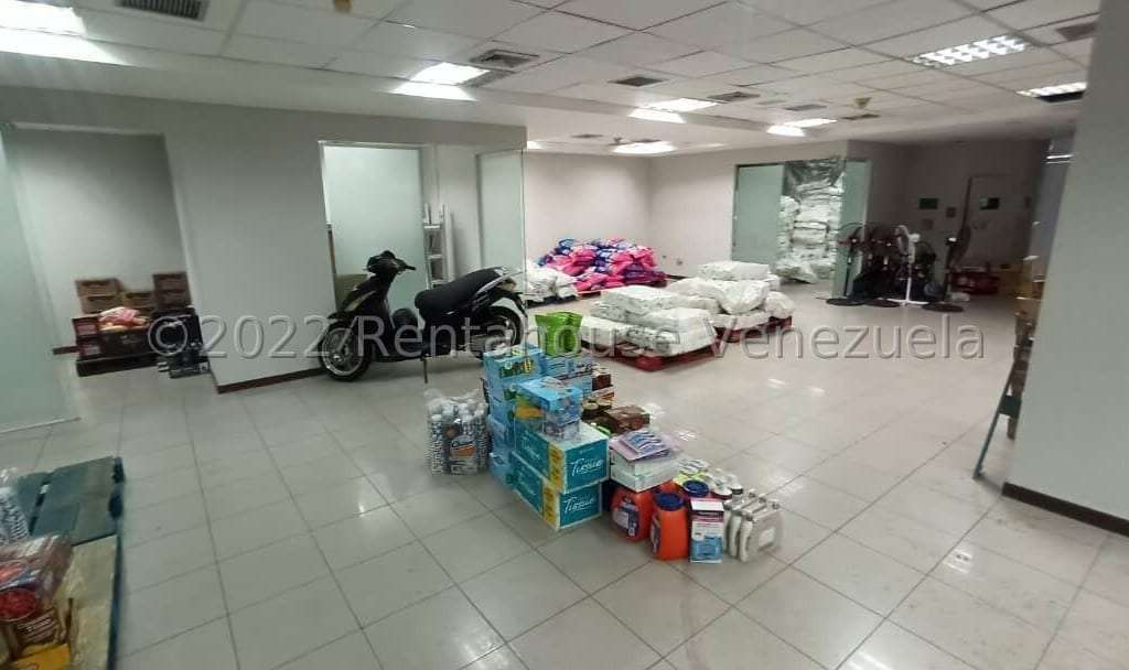 Local comercial en Santa Rosa de Lima, Caracas