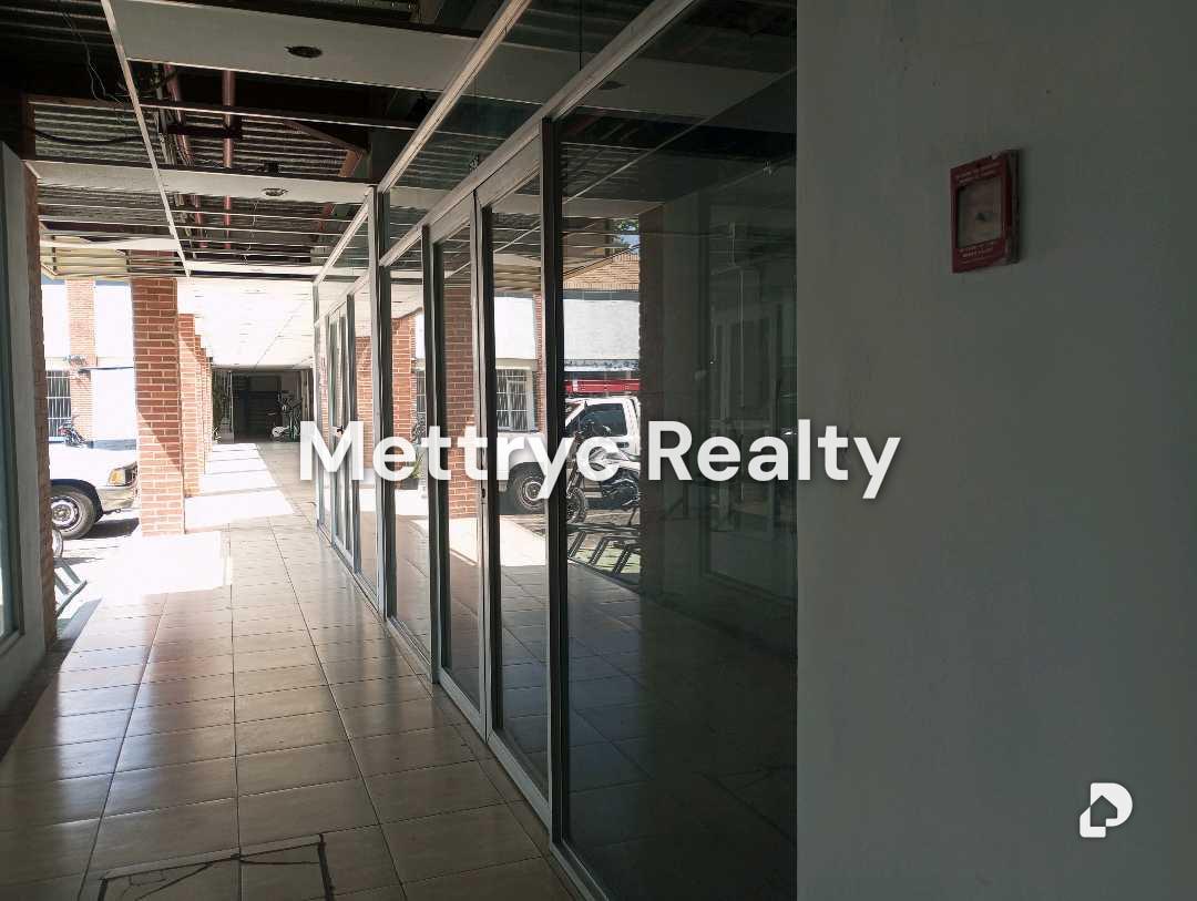 Local comercial en La Floresta, Guacara – 2