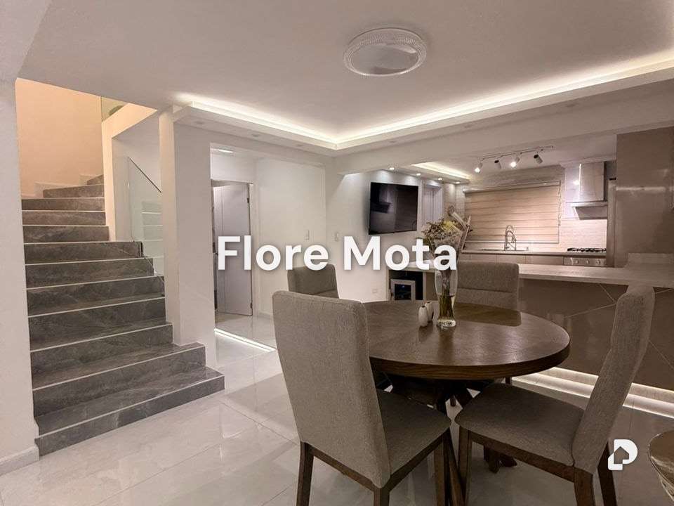 Townhouse en Mañongo, Naguanagua – 12