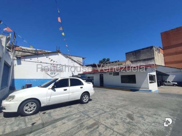 Local comercial en Parroquia Urbana San José, Valencia – 28