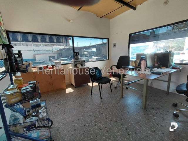 Local comercial en Parroquia Urbana San José, Valencia – 10