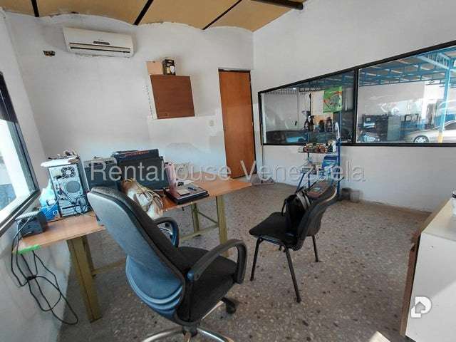 Local comercial en Parroquia Urbana San José, Valencia – 7