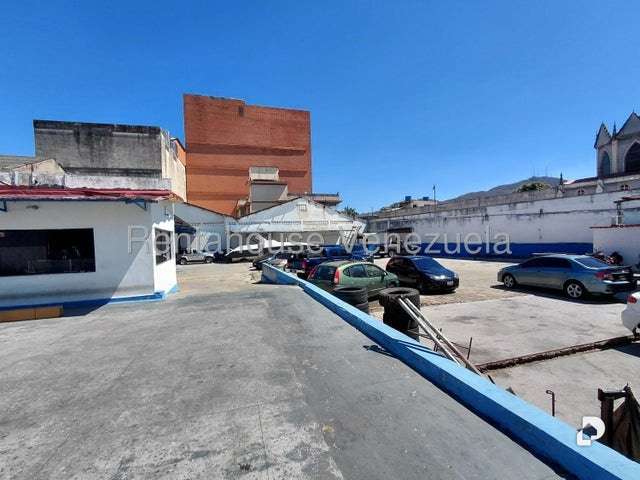 Local comercial en Parroquia Urbana San José, Valencia – 16
