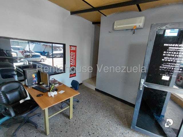 Local comercial en Parroquia Urbana San José, Valencia – 13