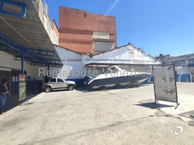 Local comercial en Parroquia Urbana San José, Valencia – 21