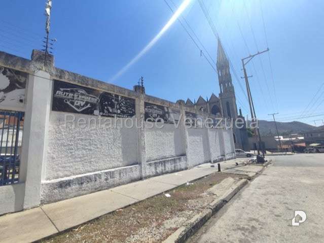 Local comercial en Parroquia Urbana San José, Valencia – 26