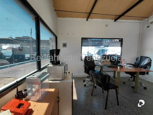 Local comercial en Parroquia Urbana San José, Valencia – 5