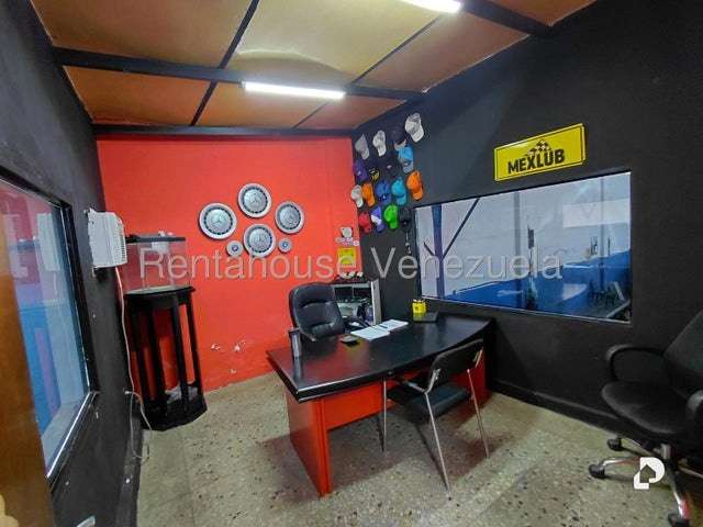 Local comercial en Parroquia Urbana San José, Valencia – 3
