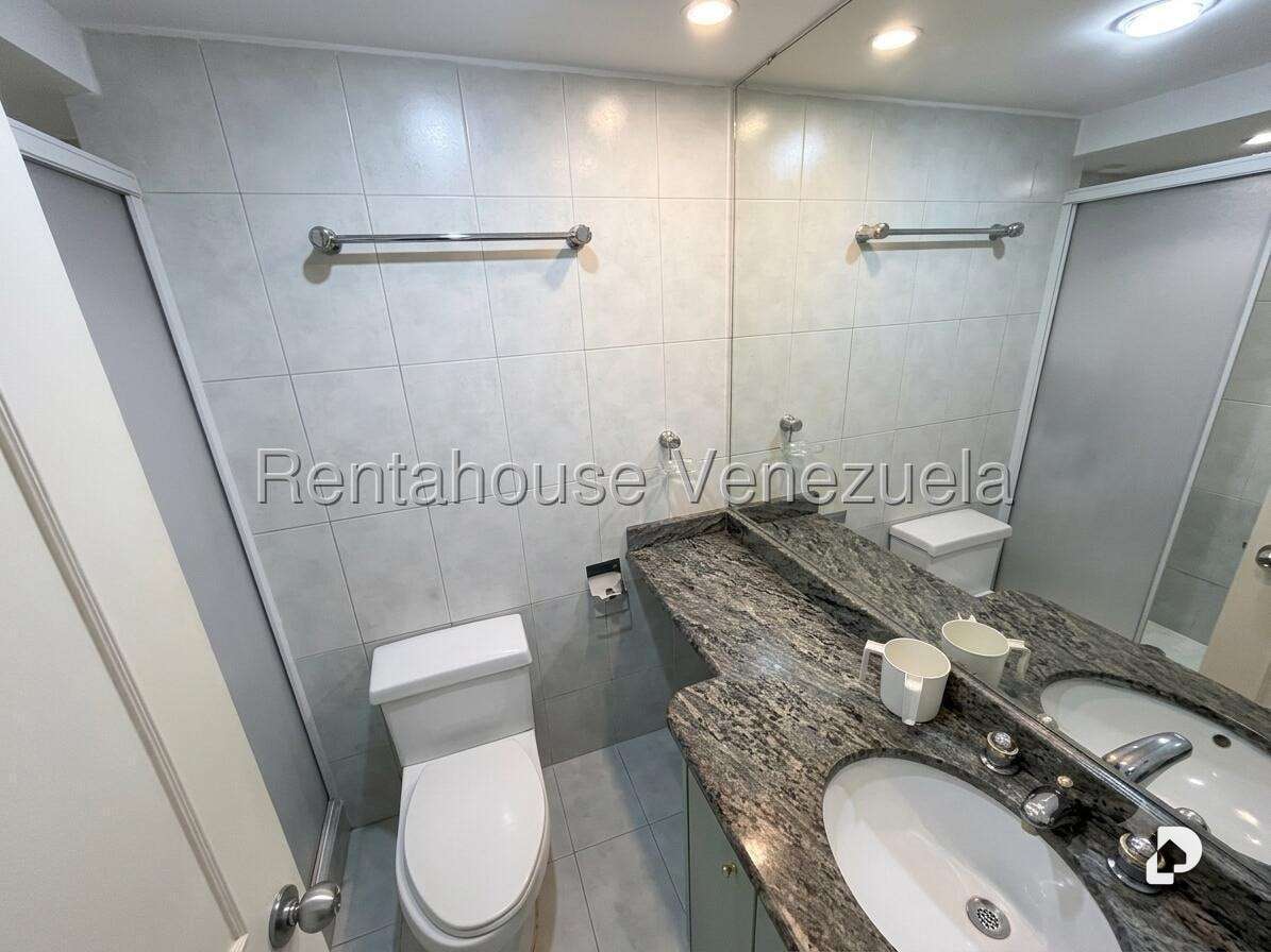 Apartment in La Florida, Caracas – 4