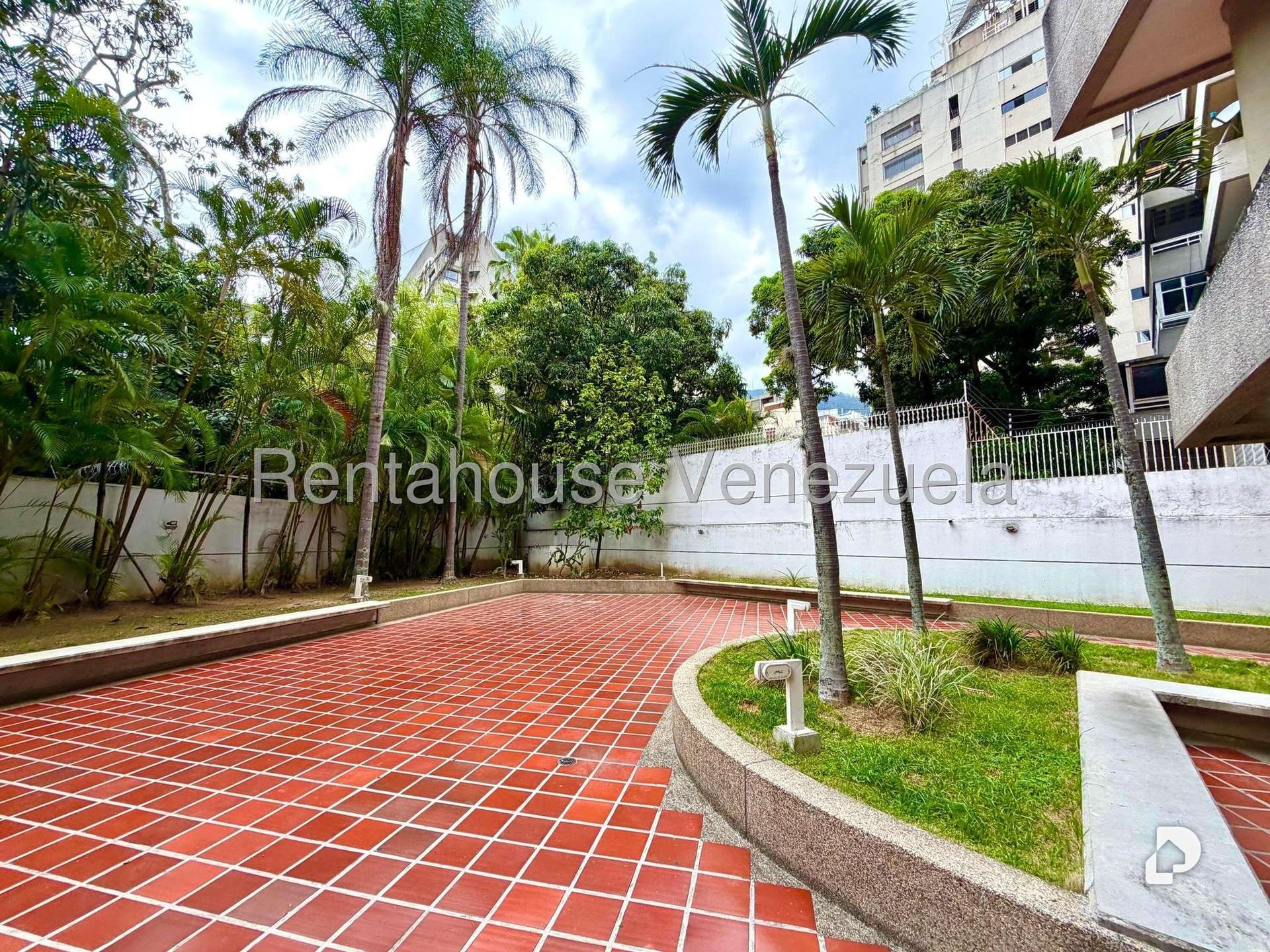 Apartment in La Florida, Caracas – 2