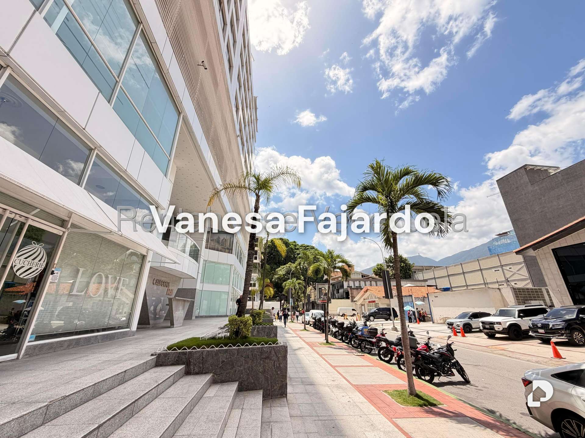 Local comercial en Las Mercedes, Caracas – 1