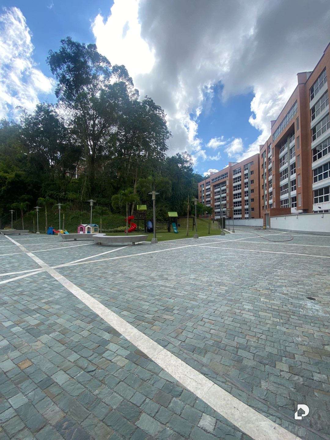 Apartamento en La Boyera, Caracas – 2