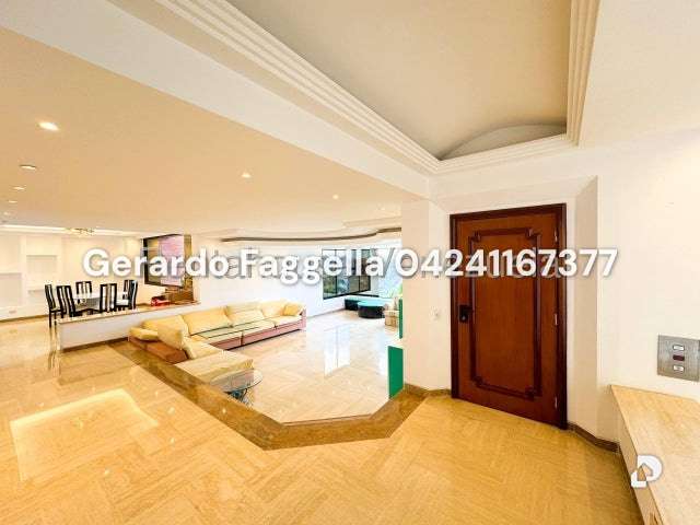 Apartamento en Lomas de San Roman, Caracas – 12