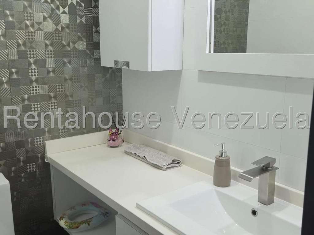 Apartamento en Santa Rosa de Lima, Caracas