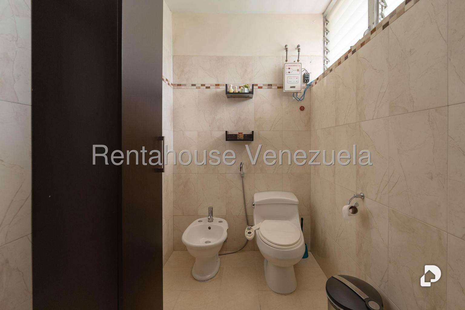 Casa en Prados del Este, Caracas – 12