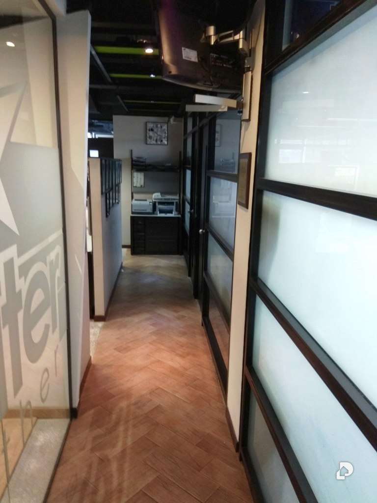 Office in Los Samanes, Caracas – 11