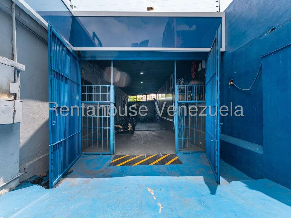 Warehouse in La Florida, Caracas - 1