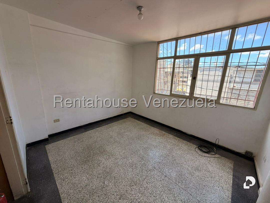 Edificio en Boleíta Sur, Caracas – 14