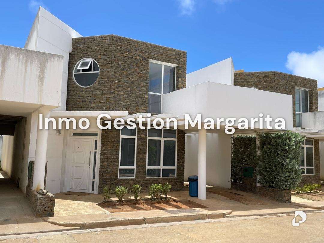 Townhouse en Los Robles, Porlamar – 1