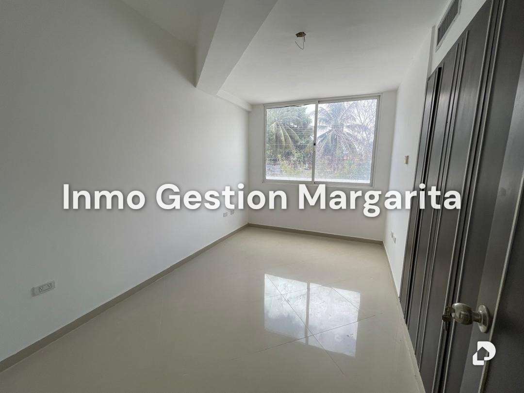 Townhouse en Los Robles, Porlamar – 28
