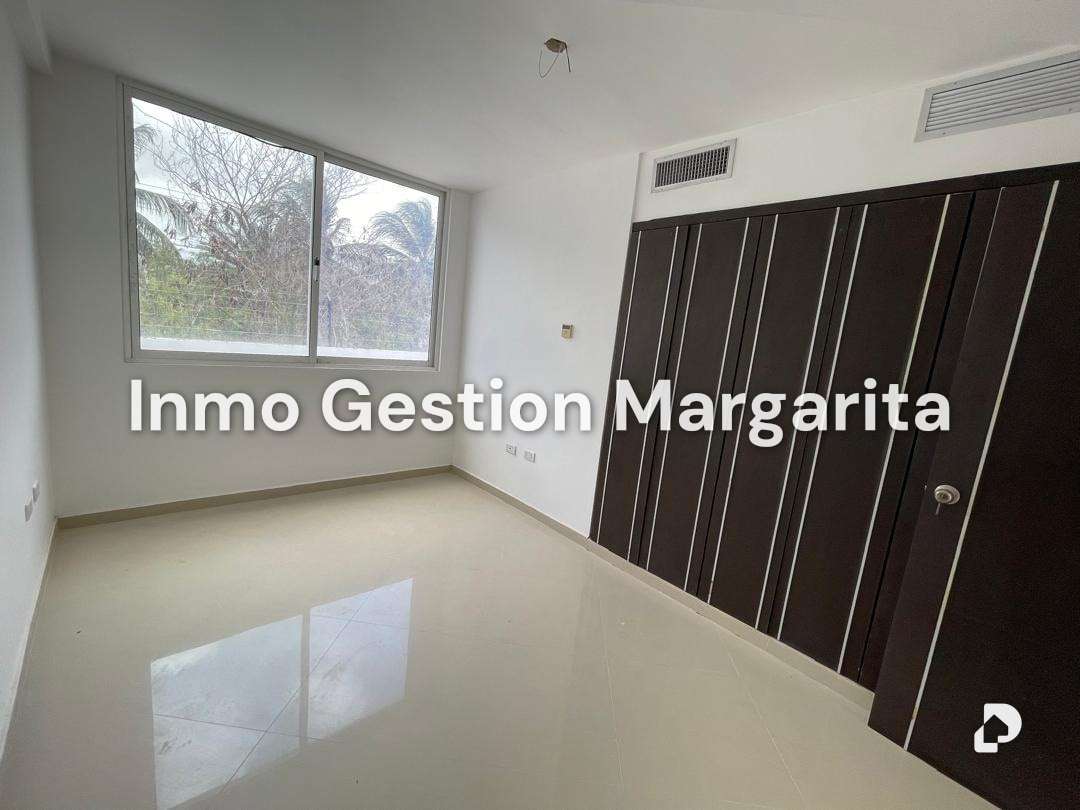 Townhouse en Los Robles, Porlamar – 32