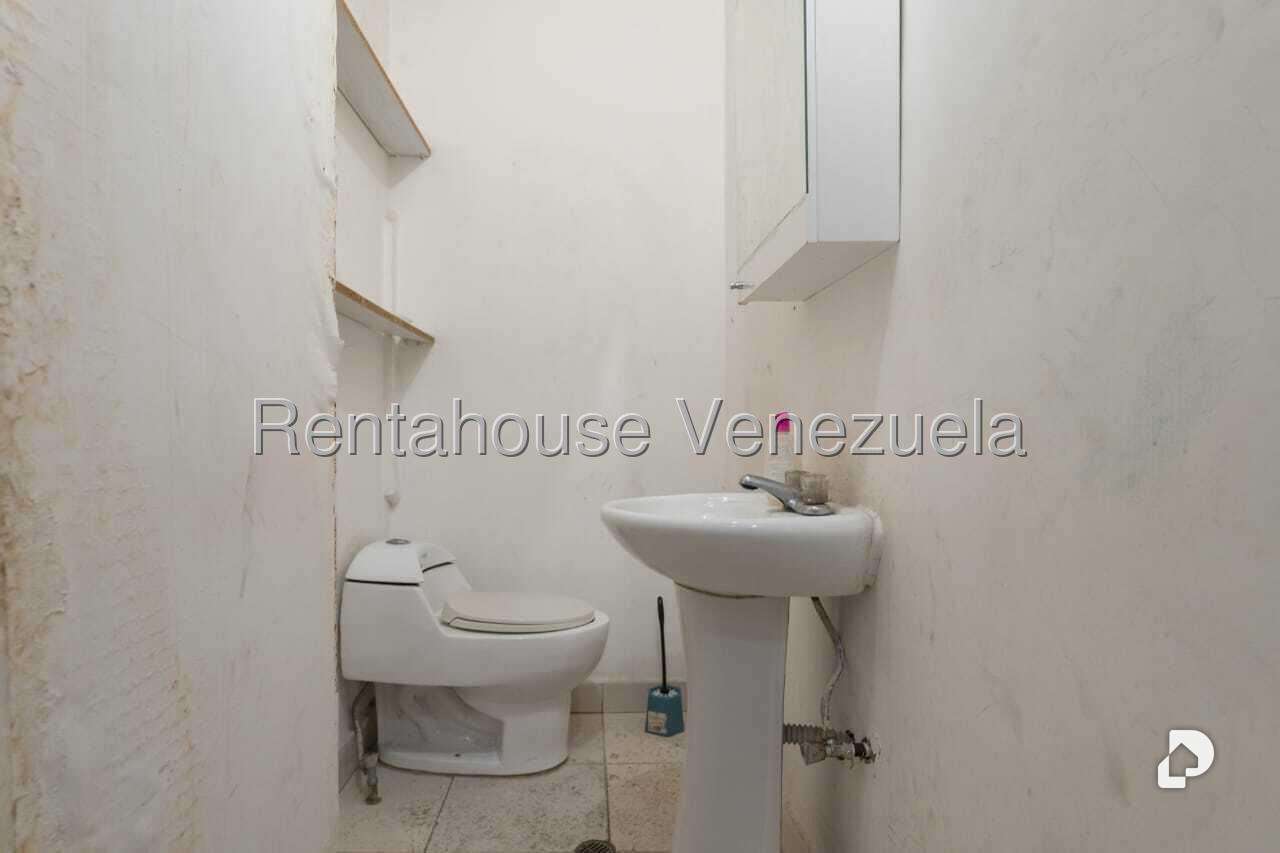 Local comercial en Parroquia Santa Rosalía, Caracas – 16