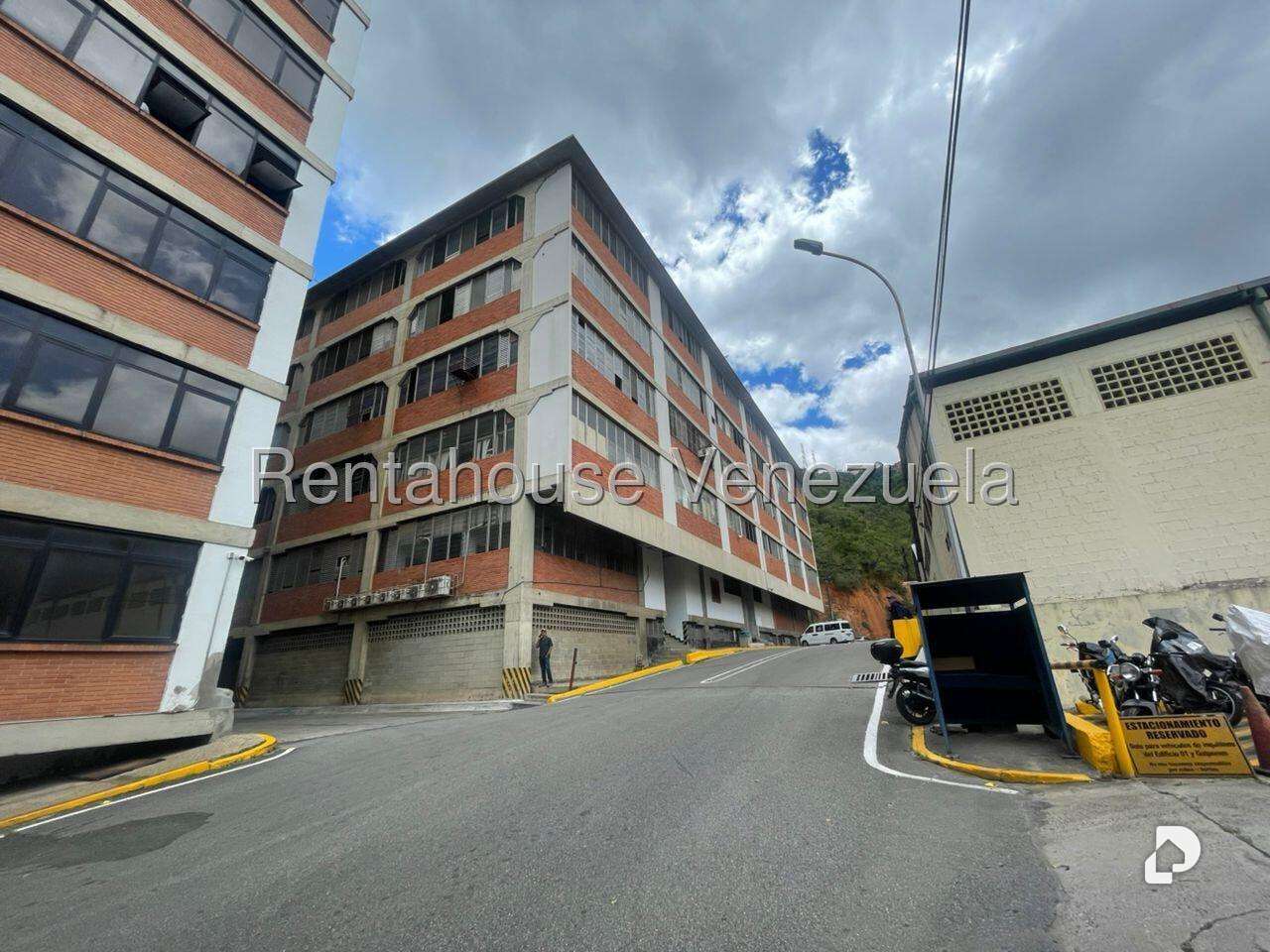 Terreno en El Valle, Caracas – 17