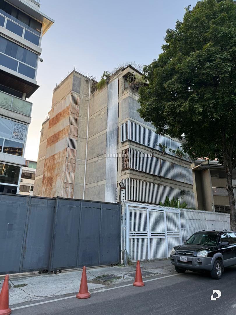 Edificio en Las Mercedes, Caracas – 1
