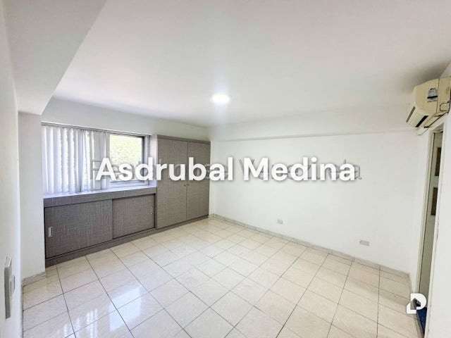 Apartamento en La Florida, Caracas – 9