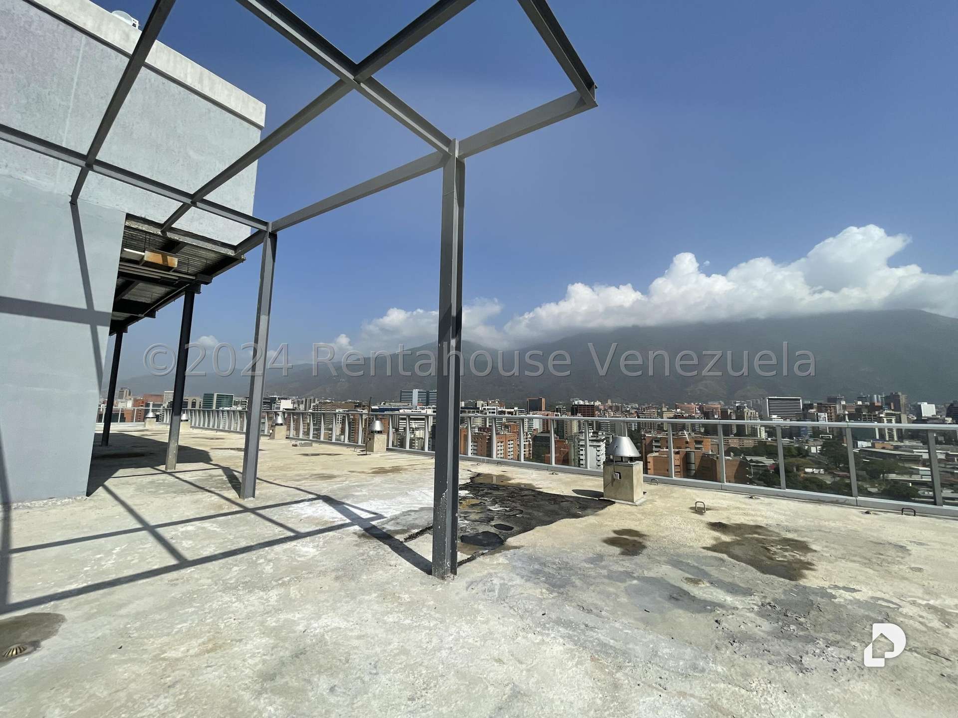 Local comercial en Las Mercedes, Caracas – 13