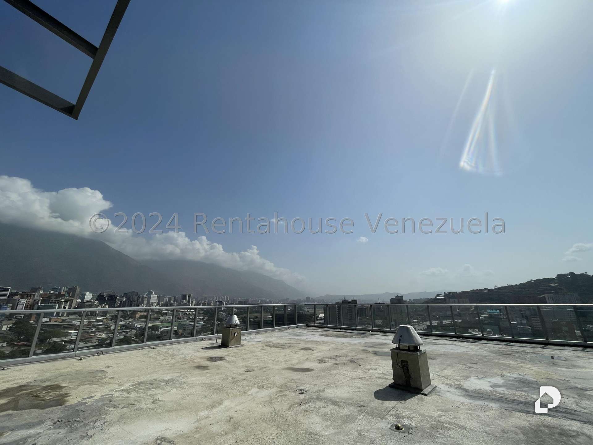 Local comercial en Las Mercedes, Caracas – 12