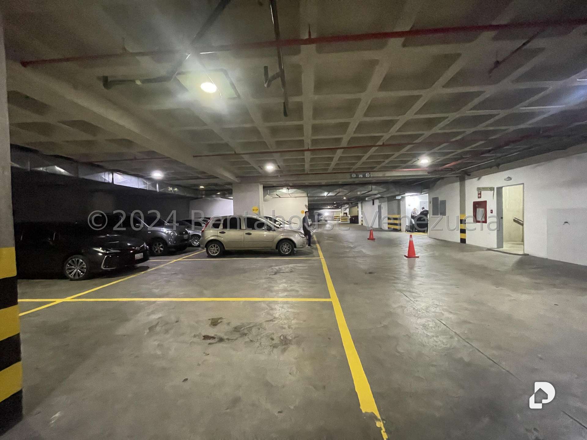 Local comercial en Las Mercedes, Caracas – 17