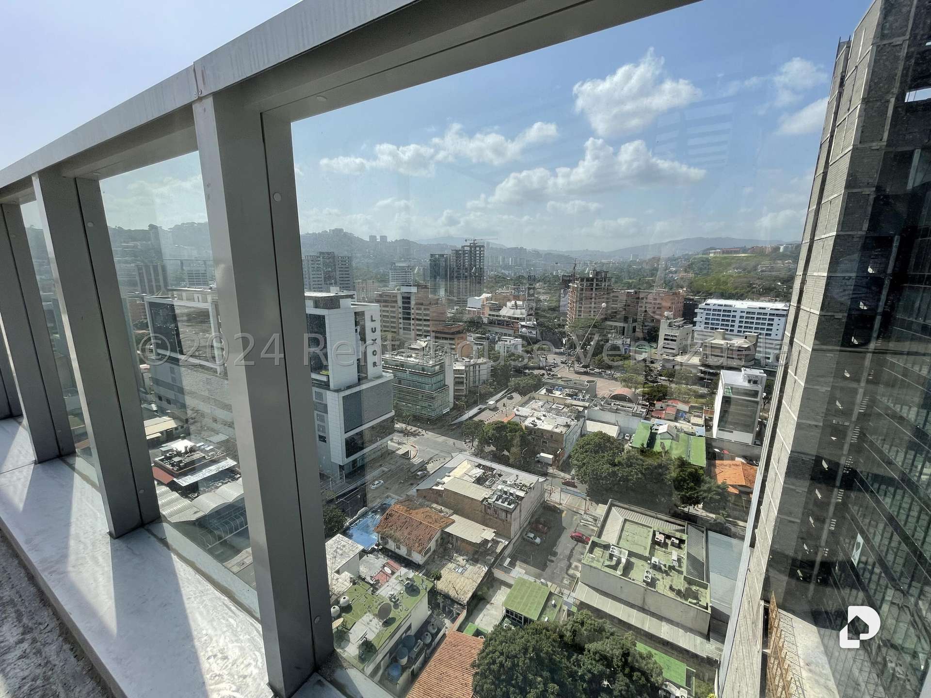 Local comercial en Las Mercedes, Caracas – 16