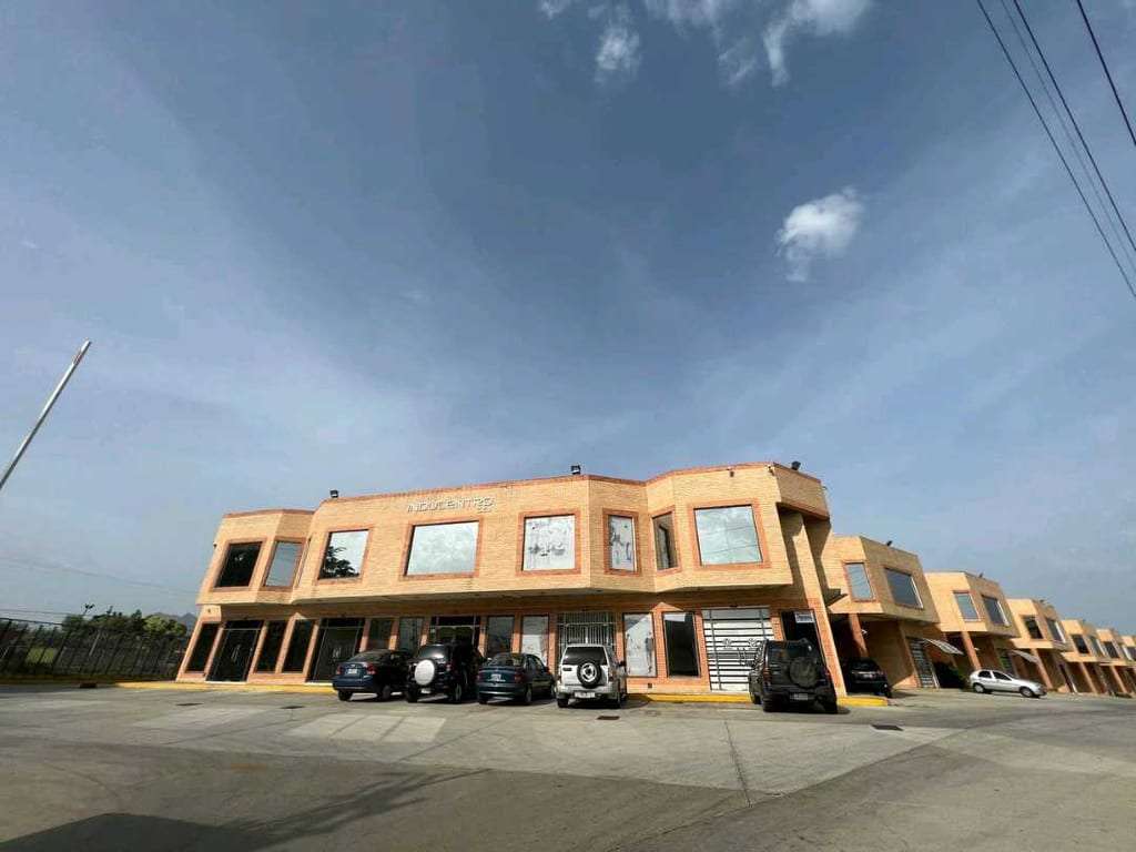 Local comercial en Industrial Castillito, Valencia - 1