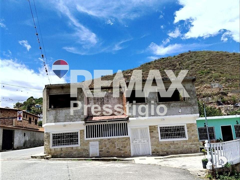 Edificio en Lagunillas – 1