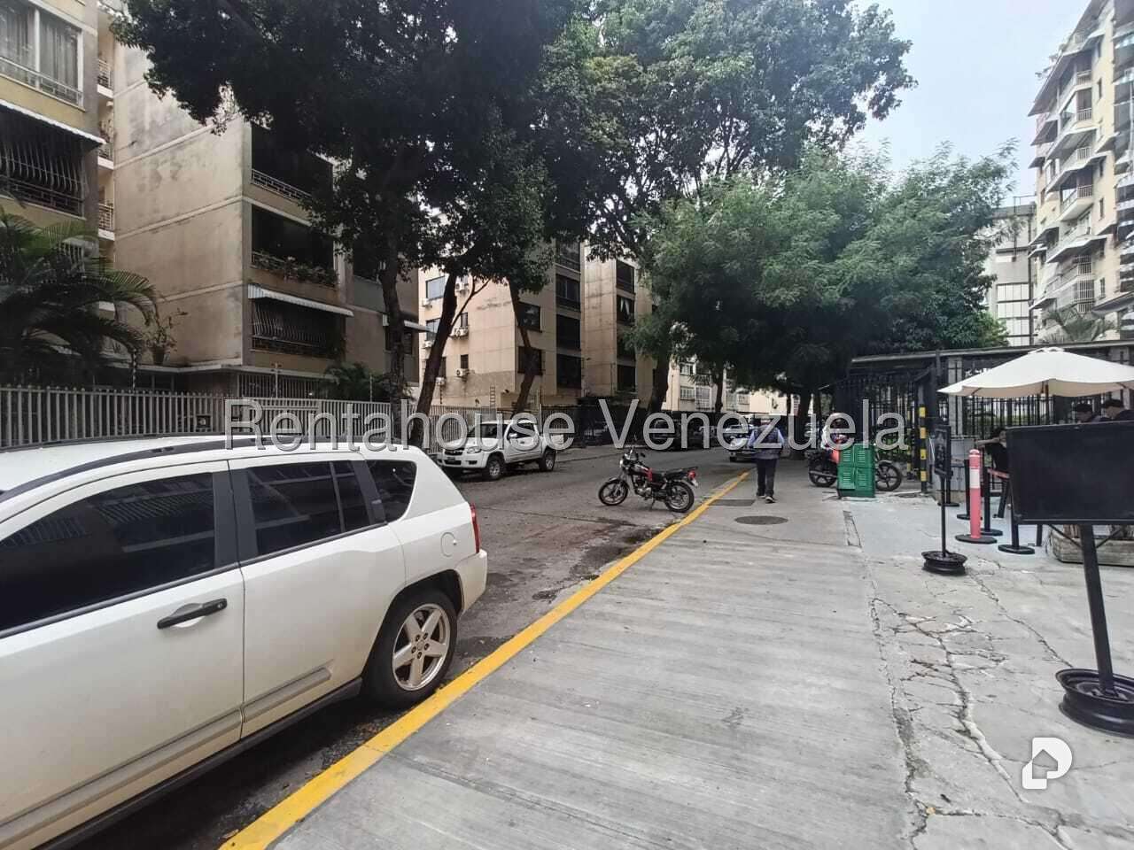 Local comercial en Bello Campo, Caracas – 11