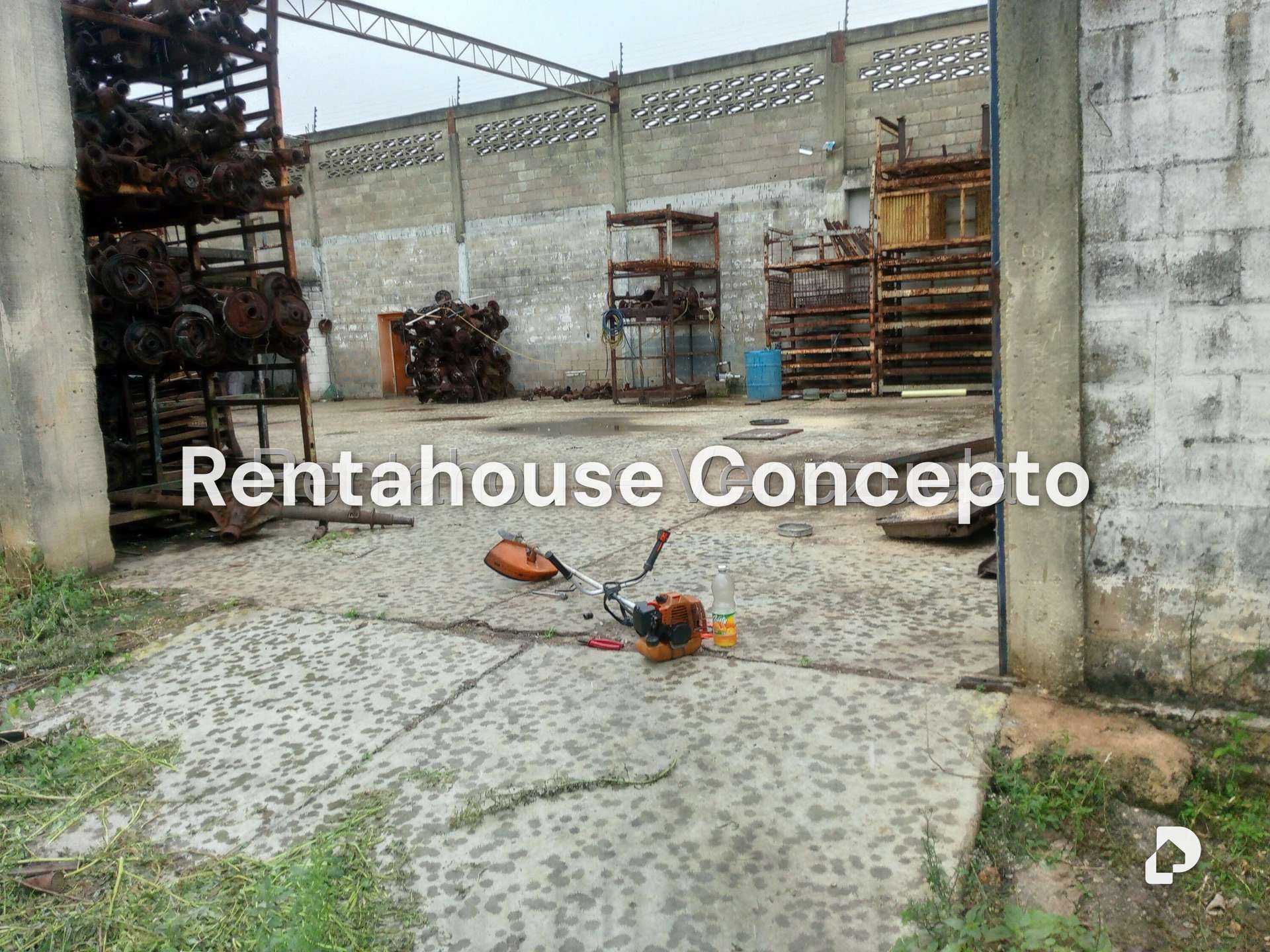 Local comercial en Lizandro Alvarado, Valencia – 12